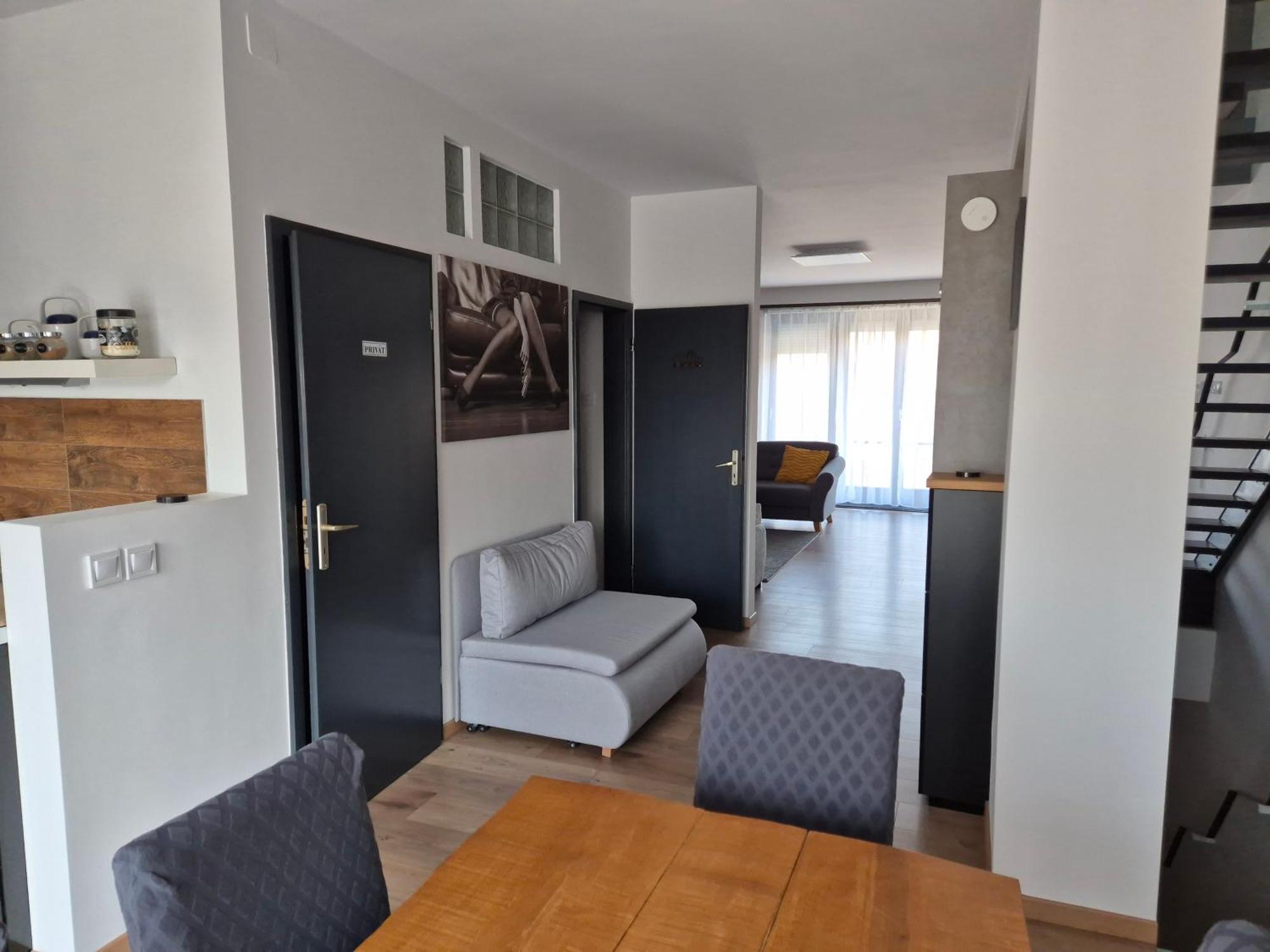 Toelgyes Apartmanhaz Сегед Екстер'єр фото